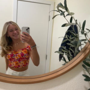 Meet your Posher, Layla